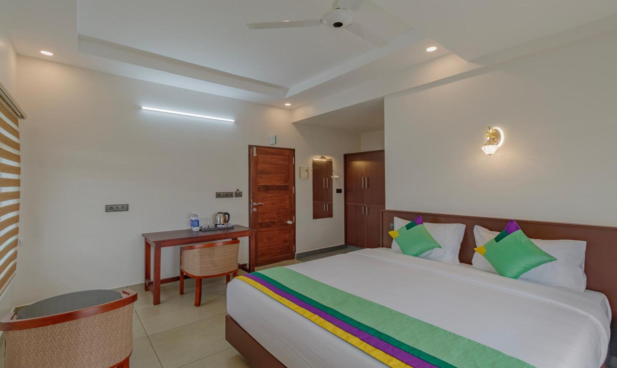 Treebo Amigos Residency Cochin Airport Hotel Kochi Exterior foto