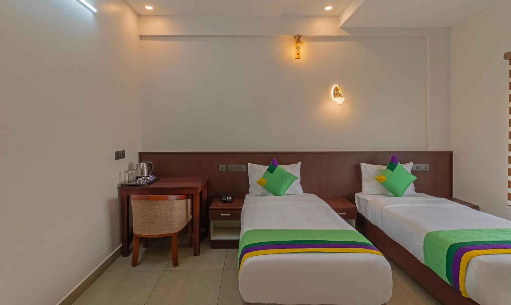 Treebo Amigos Residency Cochin Airport Hotel Kochi Exterior foto